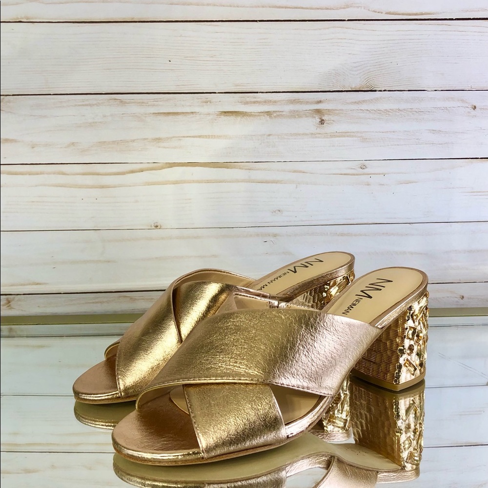 NIB Neiman Marcus Rose Gold Sandals
